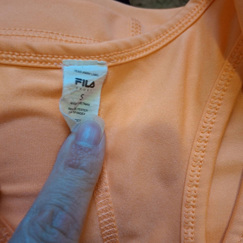 Fila (s) - Picture 2 of 2